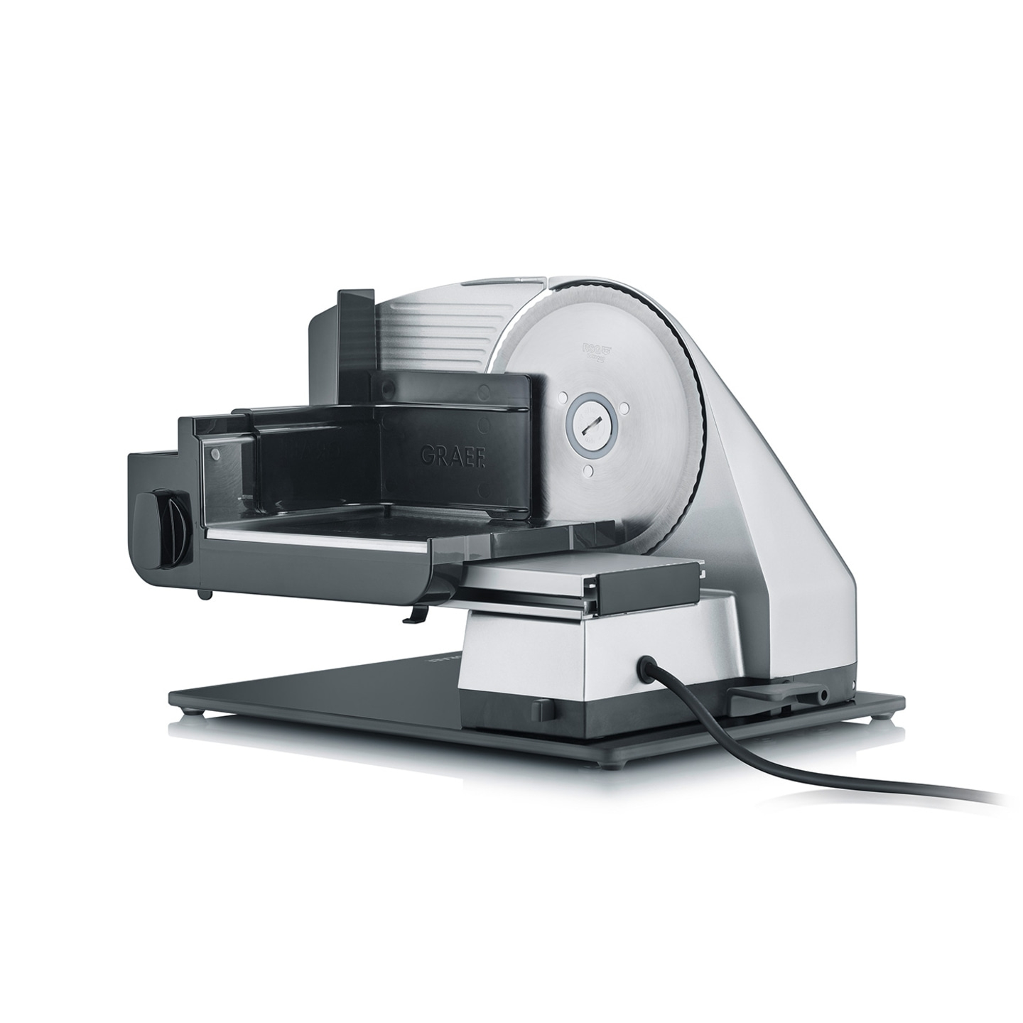 Graef Allesschneider, silberfarben, mit schwarzem Gehäuse und Stromkabel, isoliert