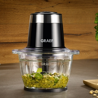 Graef Küchenmaschine mit Pesto, Glasbehälter, Holz Hintergrund, Küche, Lebensmittel