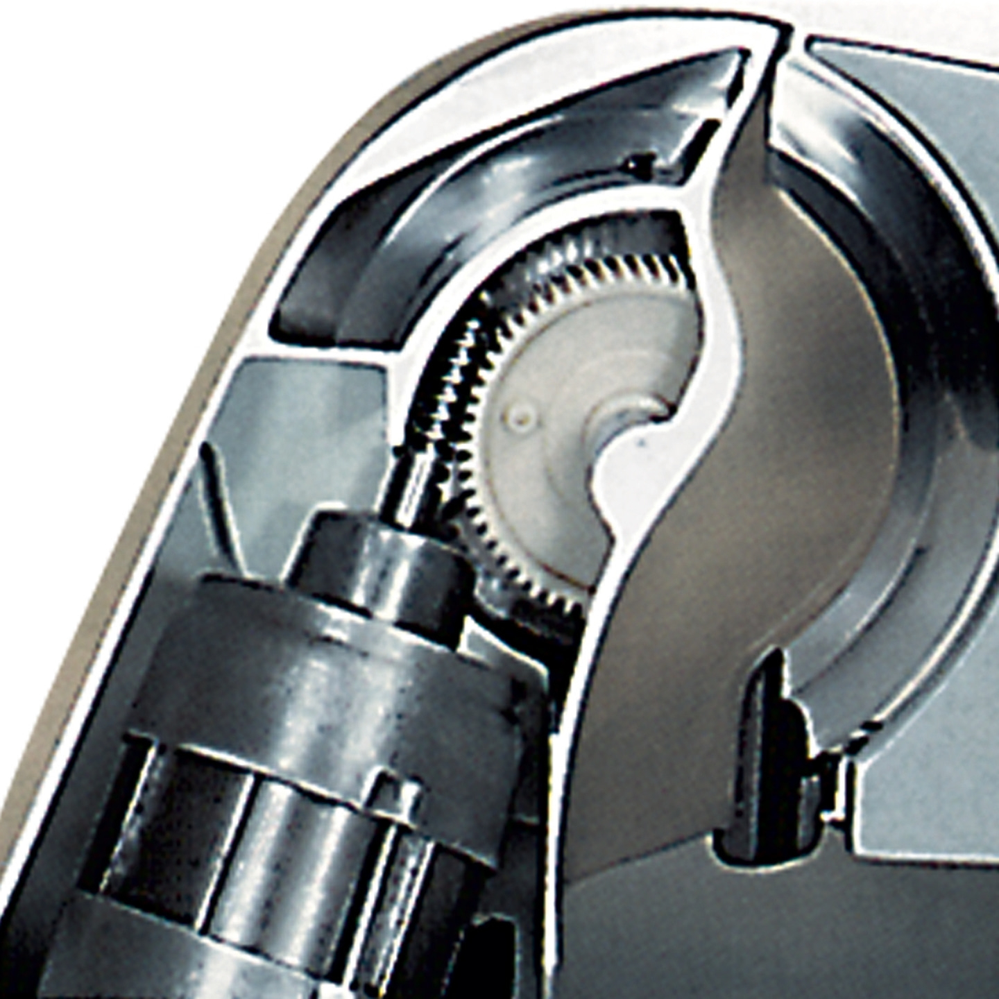 Meccanismo a ingranaggi all'interno di un involucro metallico, ripresa dettagliata, tecnologia, meccanica, industriale