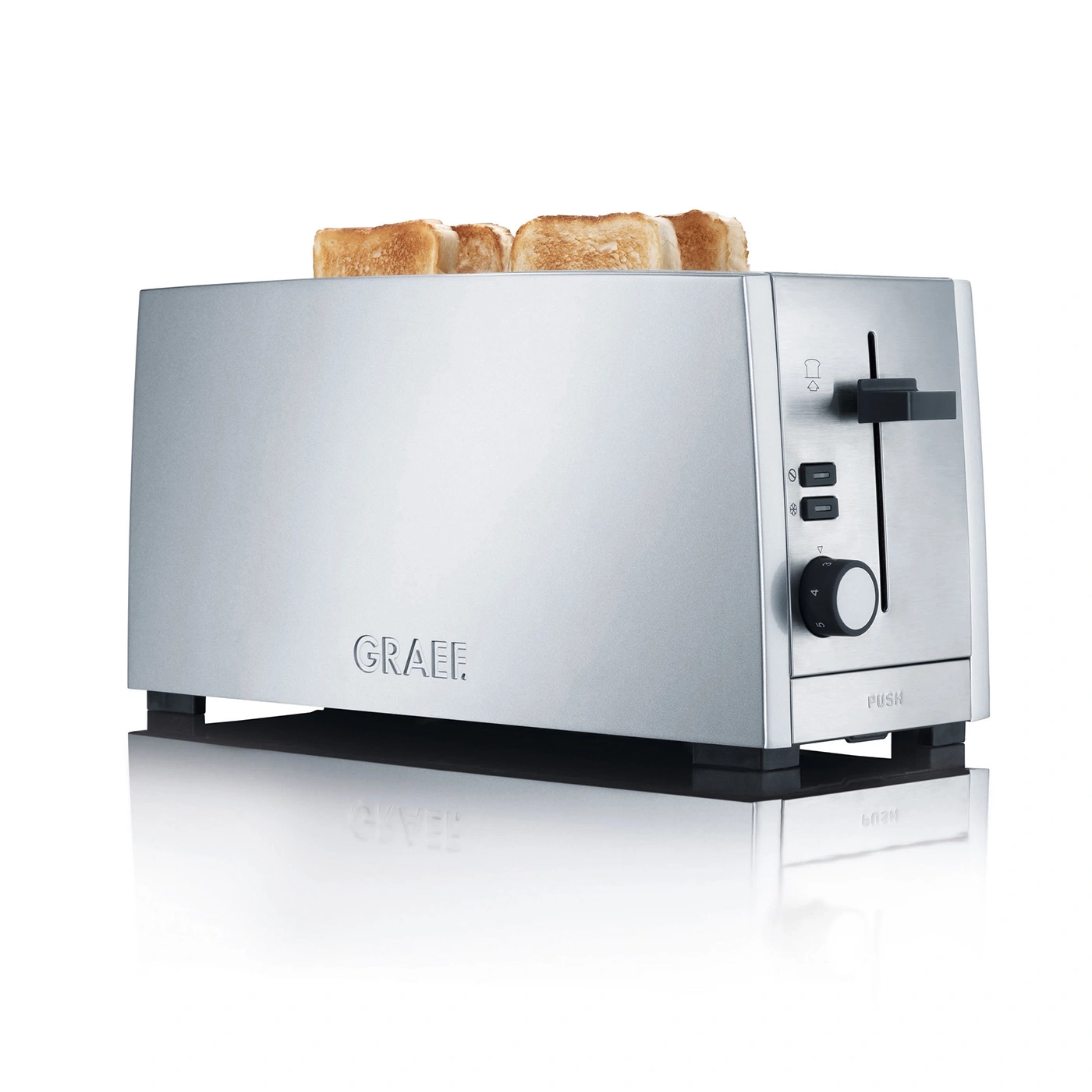 Silberner Toaster mit Toastbrot, bereit für das Frühstück.