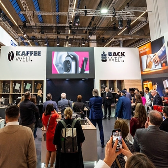 Messestand von GRAEF mit Menschenmenge