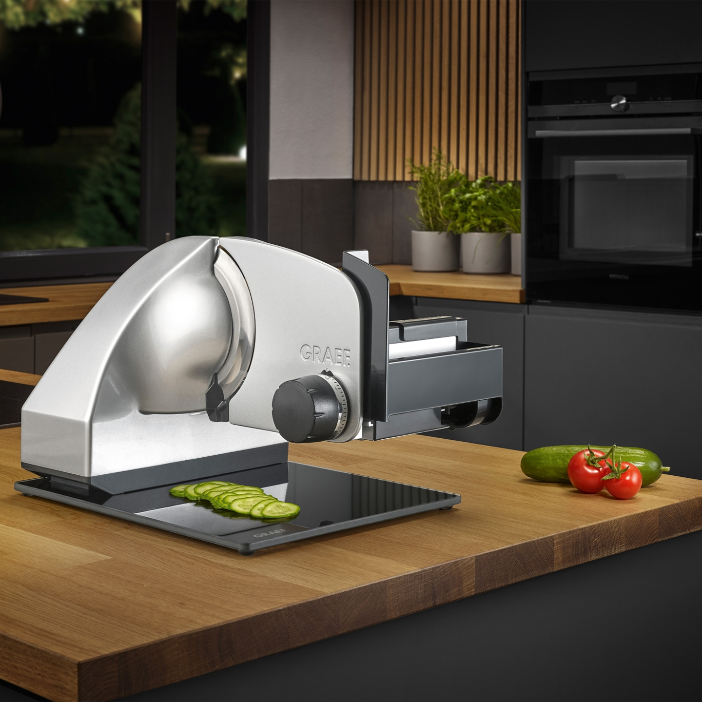 Allesschneider Master M98F, Feinschneider, silber 30° Kippfunktion für noch leichteres Arbeiten