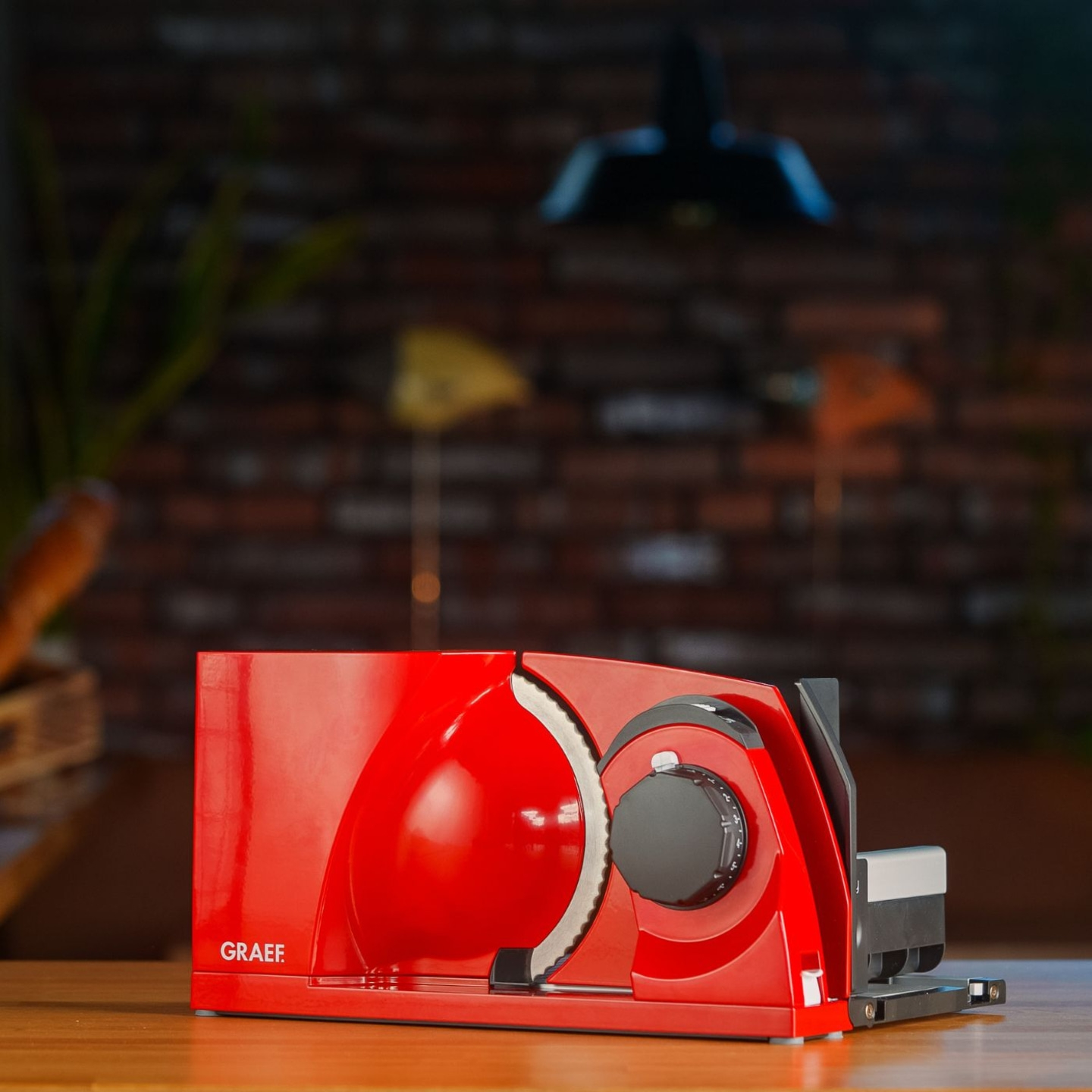 Klappbarer Allesschneider MYtiny, rot genial klein, genial einfach!
