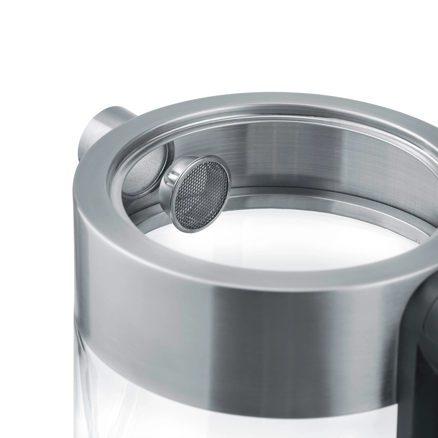 Nahaufnahme eines Metallfilters in einem Metallring, Detailaufnahme