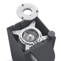 Kaffeemühle, zerlegt, Mahlwerk, Deckel, Schrauben, Detailaufnahme, Innenleben, Technik